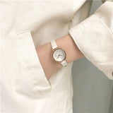 Retro minimalism ladies wrist watches small and exquisite women quartz watch simple woman dress watch with leather band